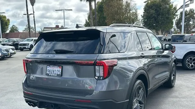 2025 Ford Explorer ST