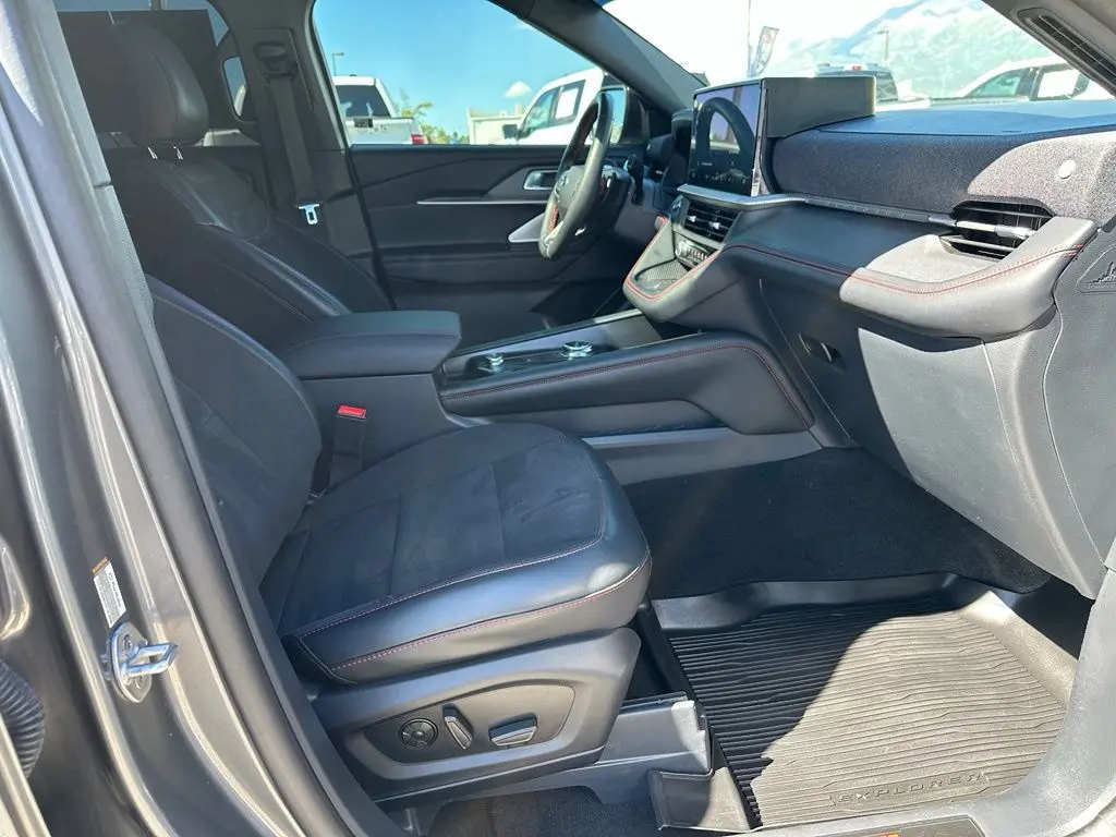 2025 Ford Explorer - $46,727