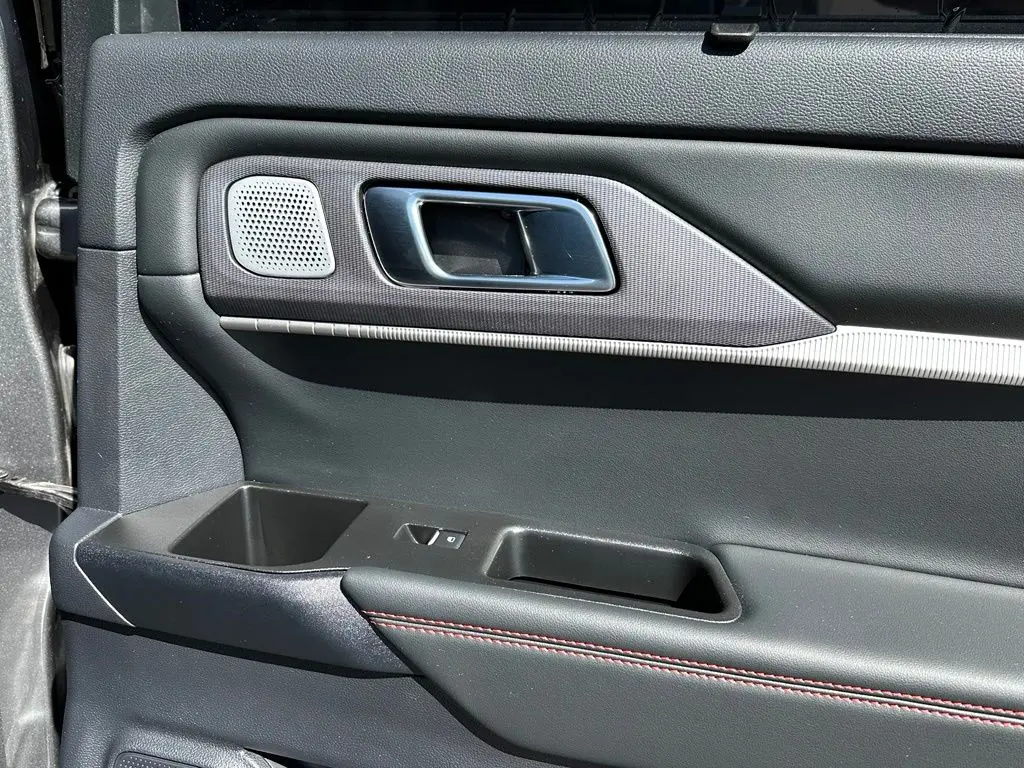 2025 Ford Explorer - $46,727