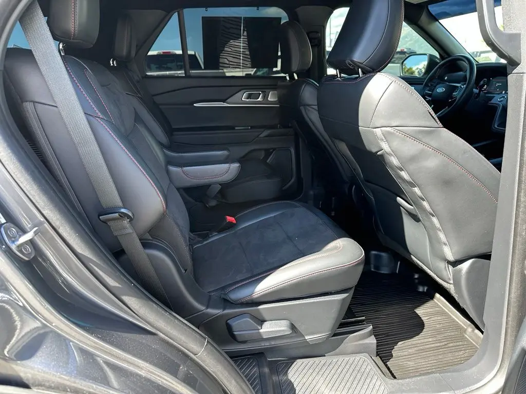2025 Ford Explorer - $46,727
