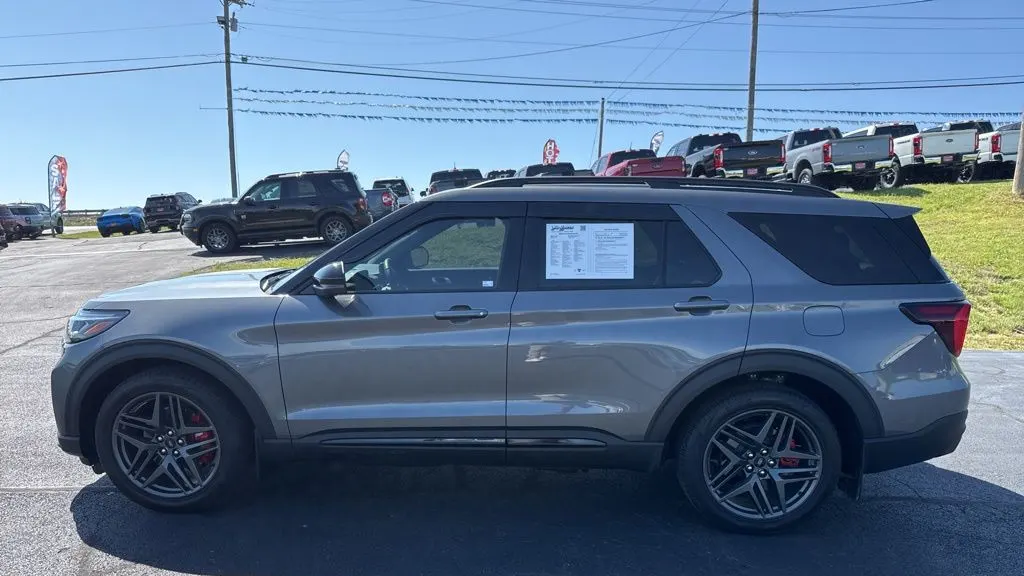 2025 Ford Explorer ST