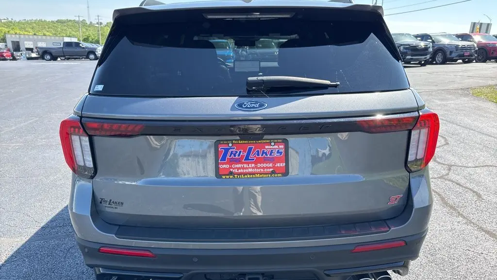 2025 Ford Explorer ST