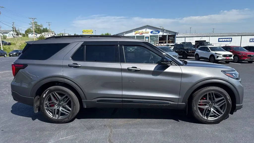 2025 Ford Explorer ST