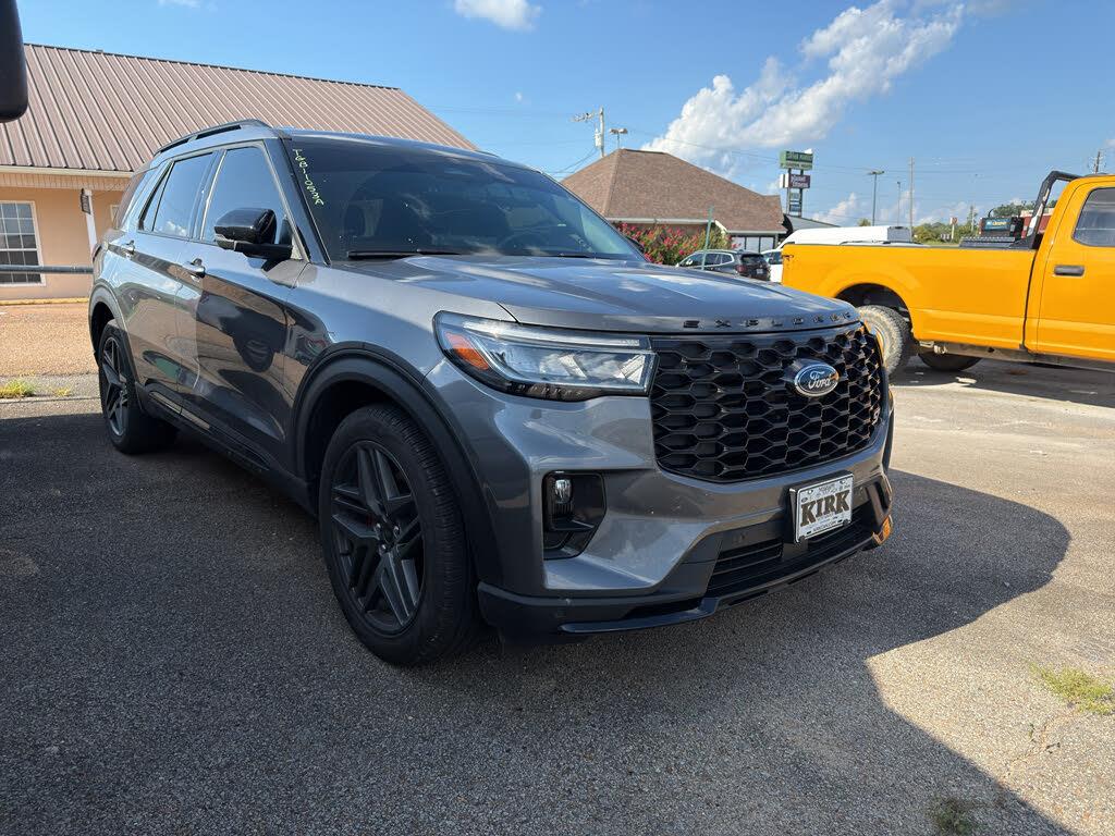 2025 Ford Explorer - $49,980