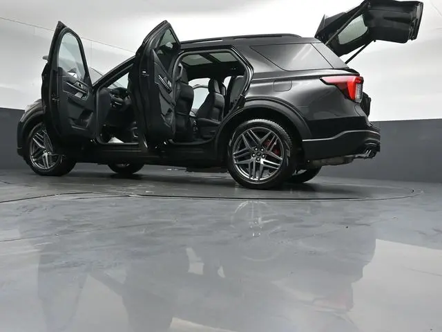 2025 Ford Explorer - $46,500