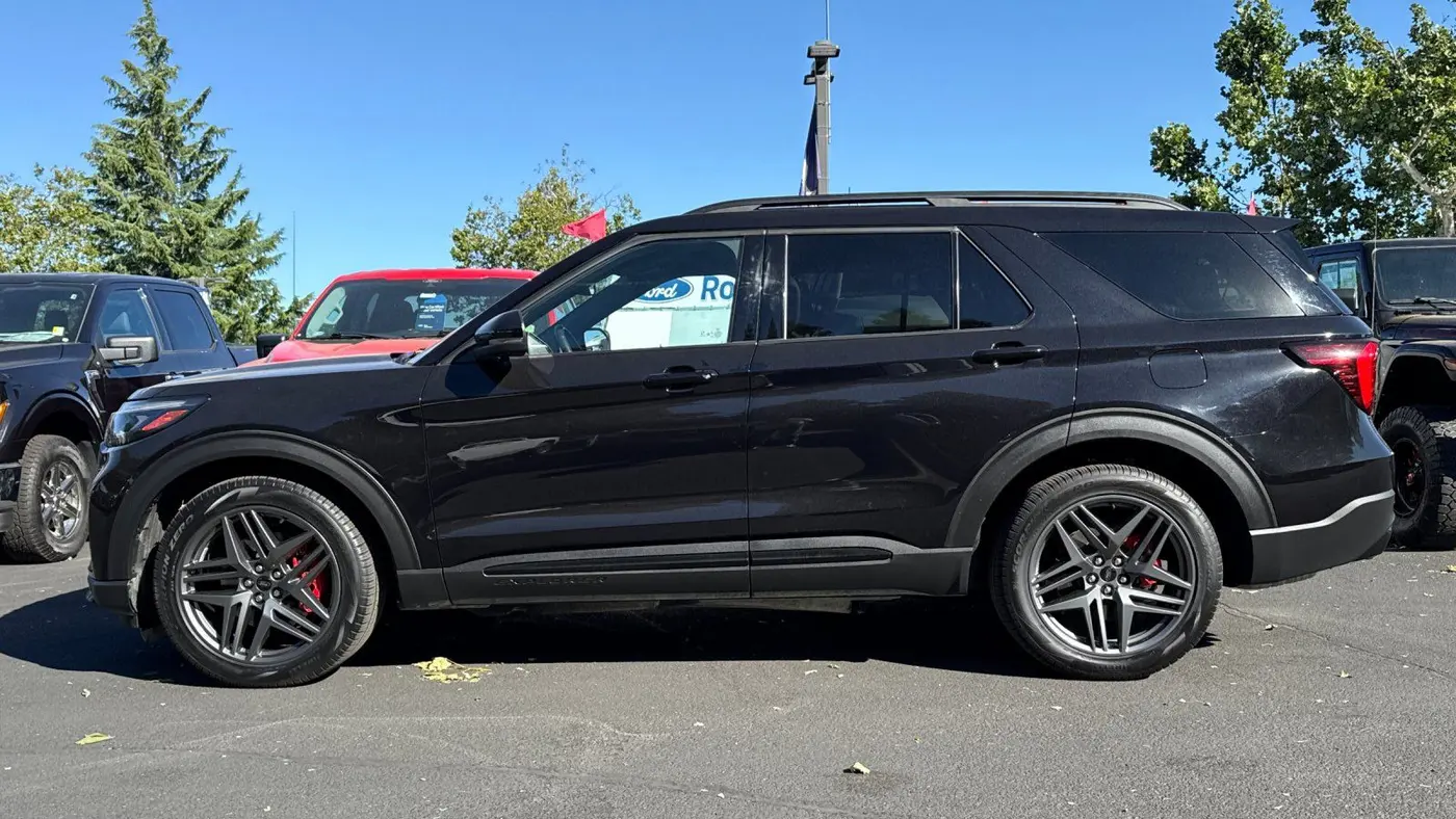 2025 Ford Explorer ST