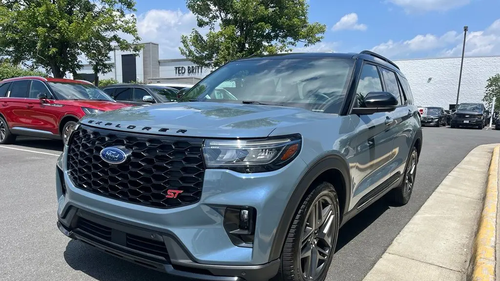 2025 Ford Explorer ST