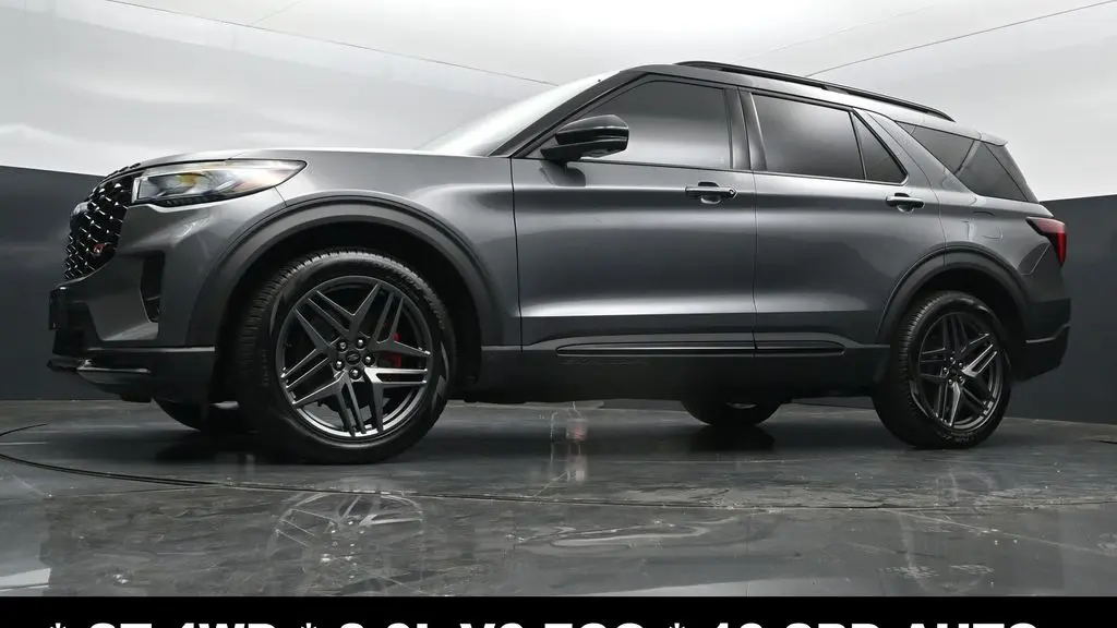 2025 Ford Explorer ST