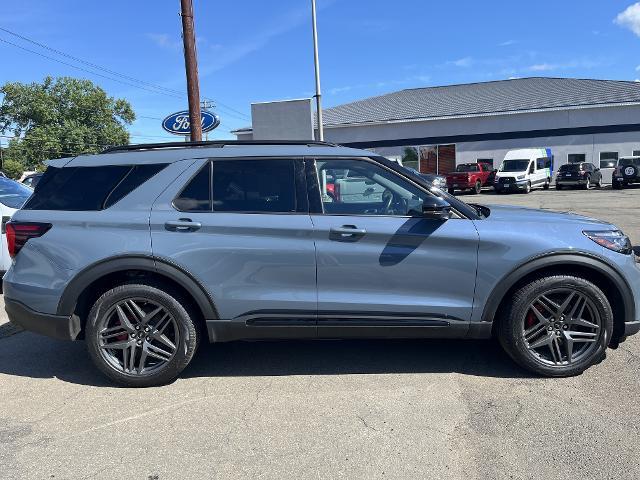2025 Ford Explorer - $52,687