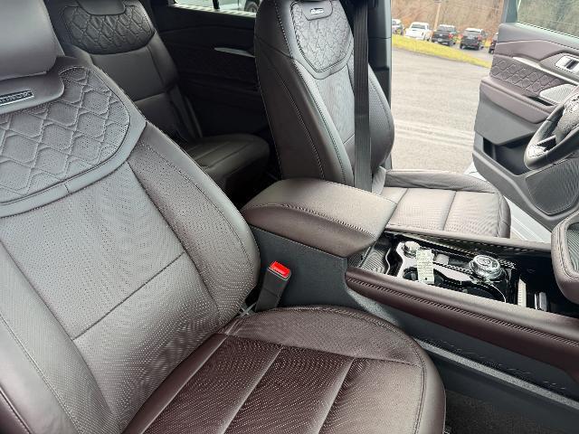 2025 Ford Explorer - $48,985