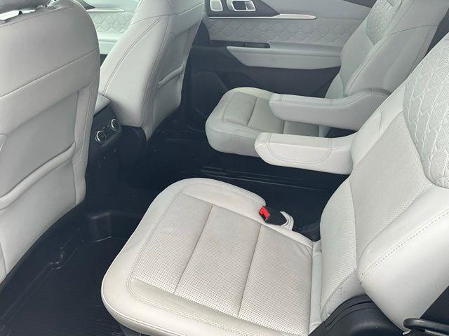 2025 Ford Explorer - $48,873