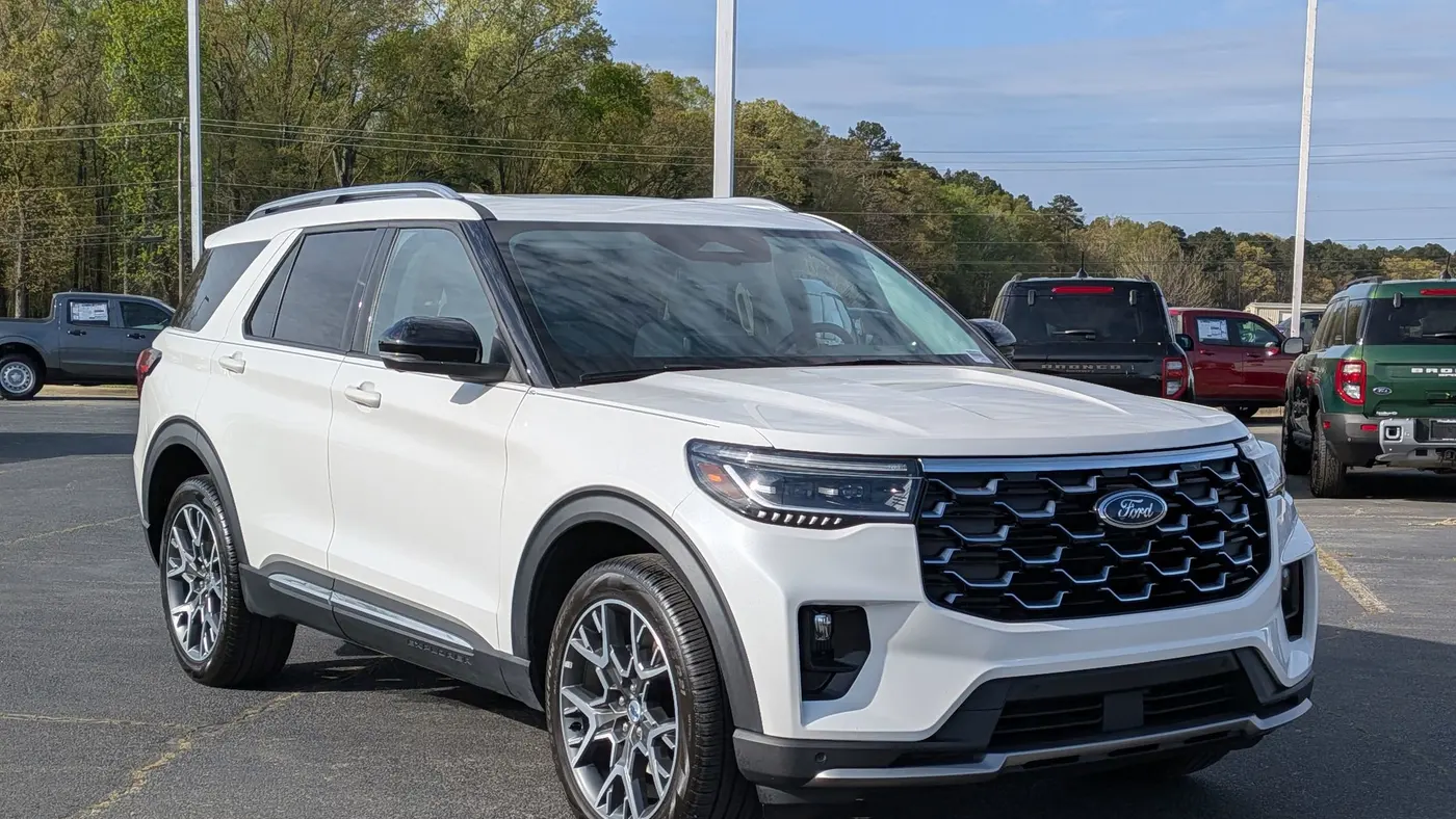 2025 Ford Explorer Platinum