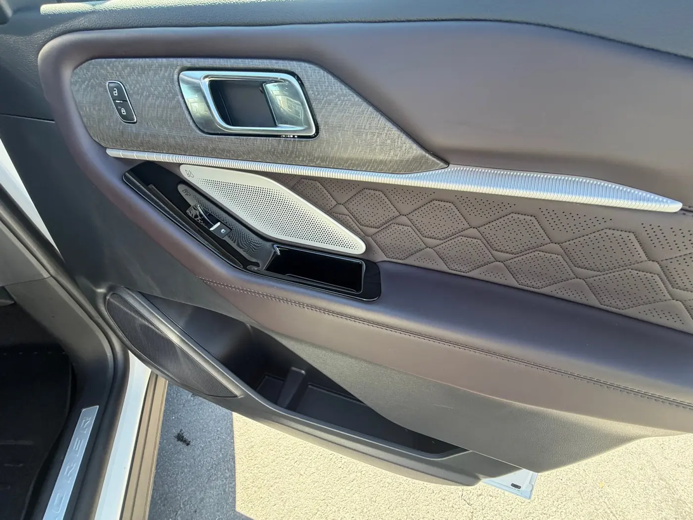 2025 Ford Explorer - $49,025