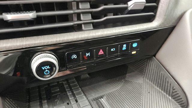 2025 Ford Explorer - $43,049