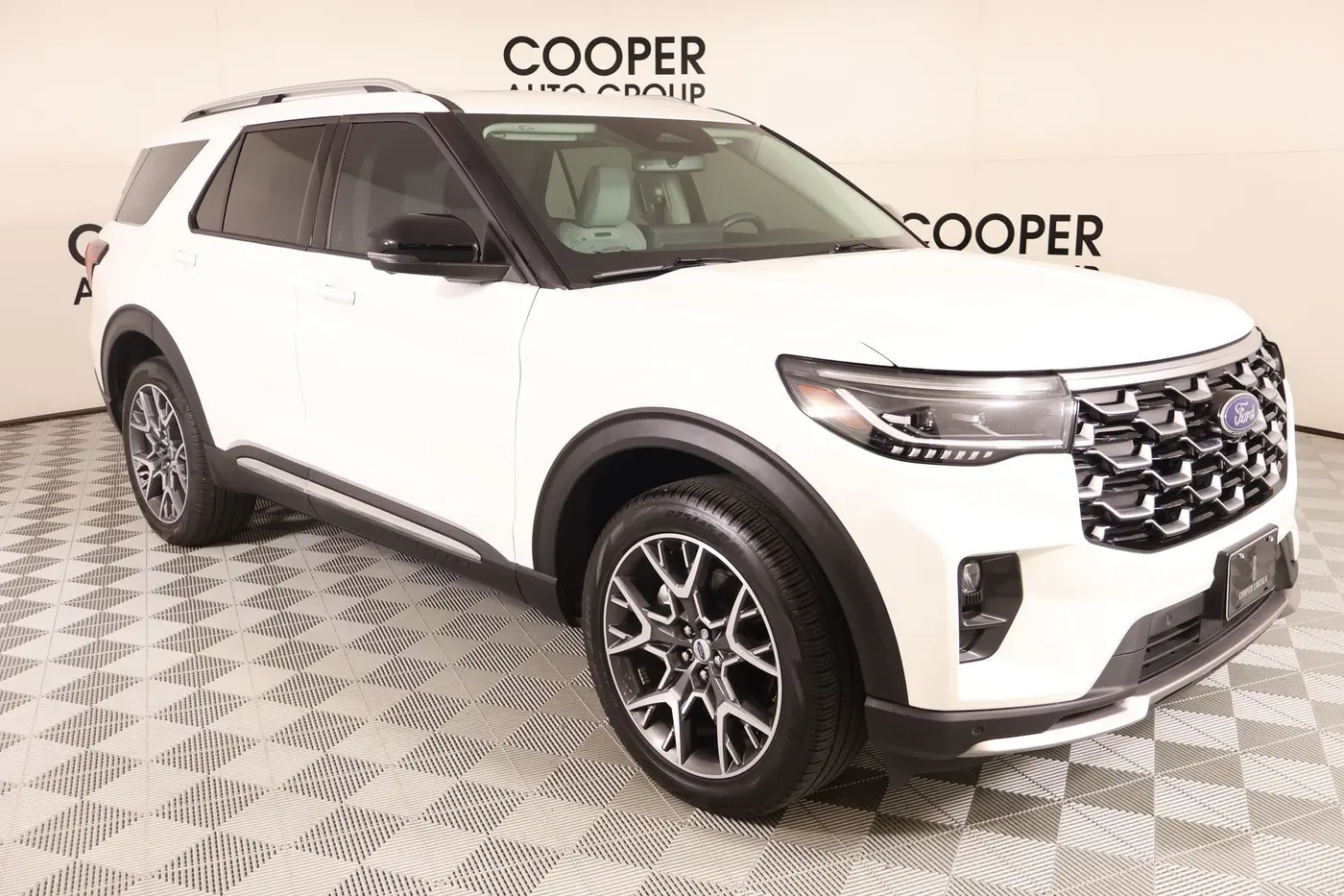 2025 Ford Explorer - $48,499