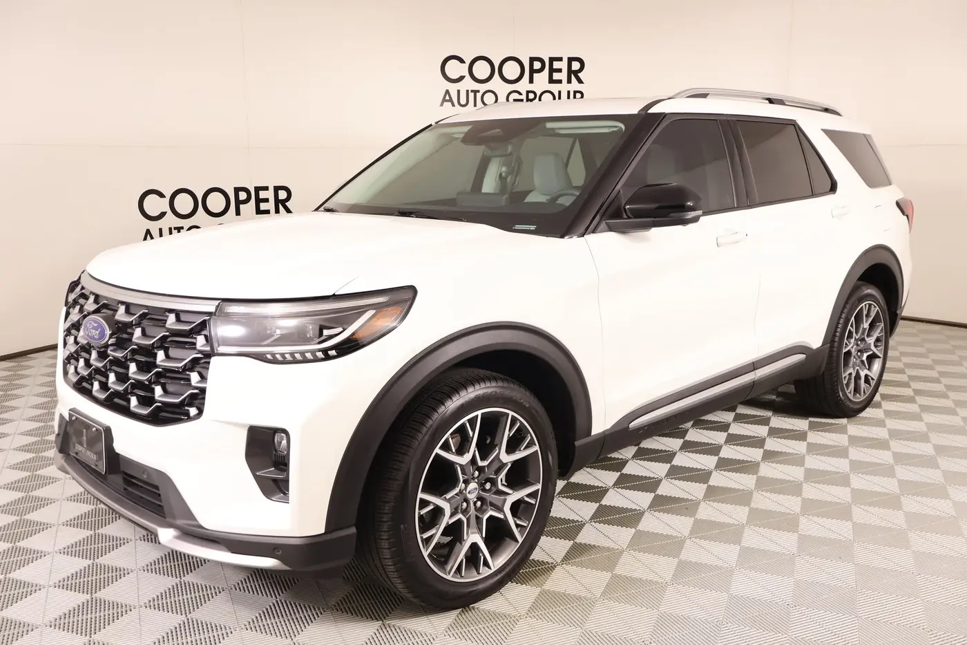 2025 Ford Explorer - $48,499