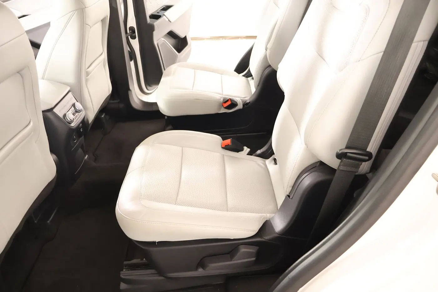 2025 Ford Explorer - $48,499
