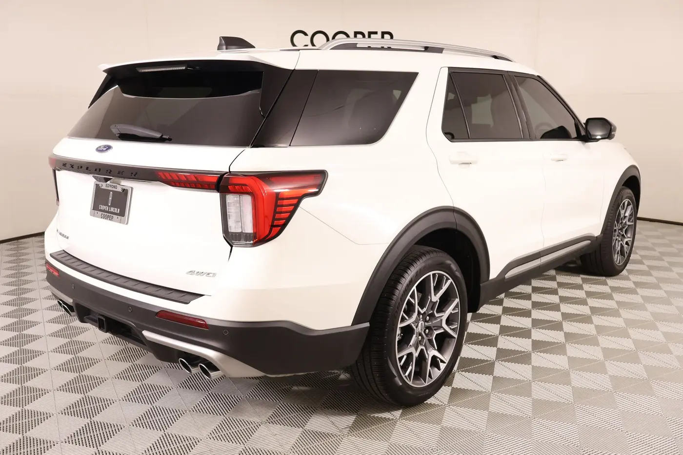 2025 Ford Explorer - $48,499
