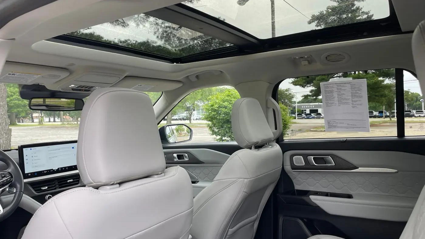 2025 Ford Explorer Platinum