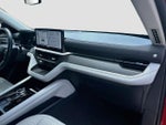 2025 Explorer Thumbnail 32