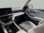 2025 Explorer Thumbnail 22