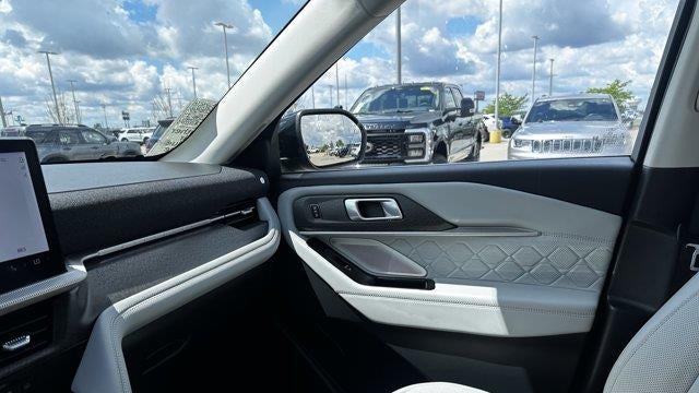 2025 Ford Explorer Platinum