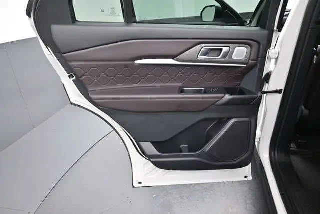 2025 Ford Explorer - $49,595