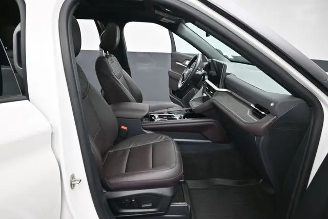 2025 Ford Explorer - $49,595