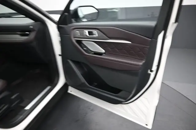 2025 Ford Explorer - $49,595