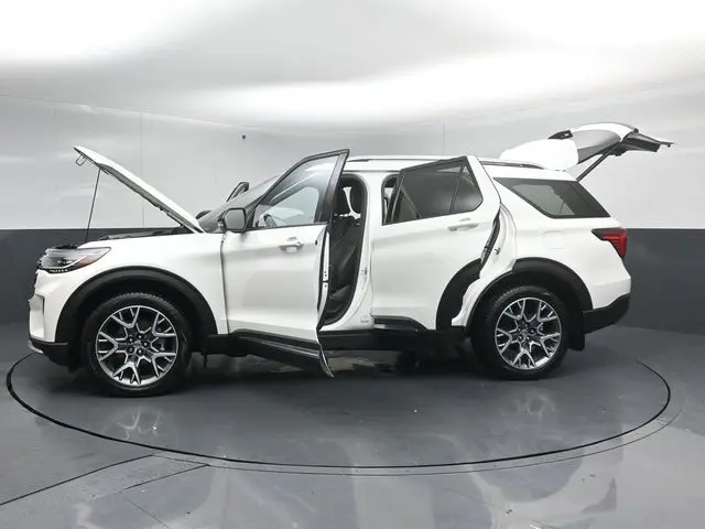 2025 Ford Explorer - $49,595