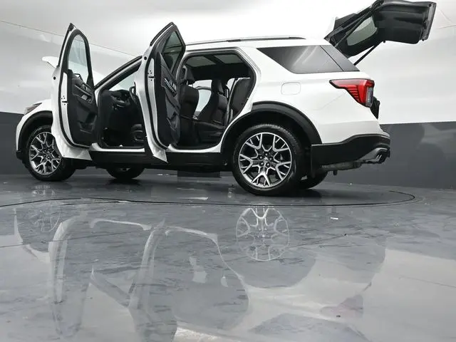 2025 Ford Explorer - $49,595