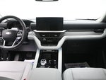 2025 Explorer Thumbnail 28