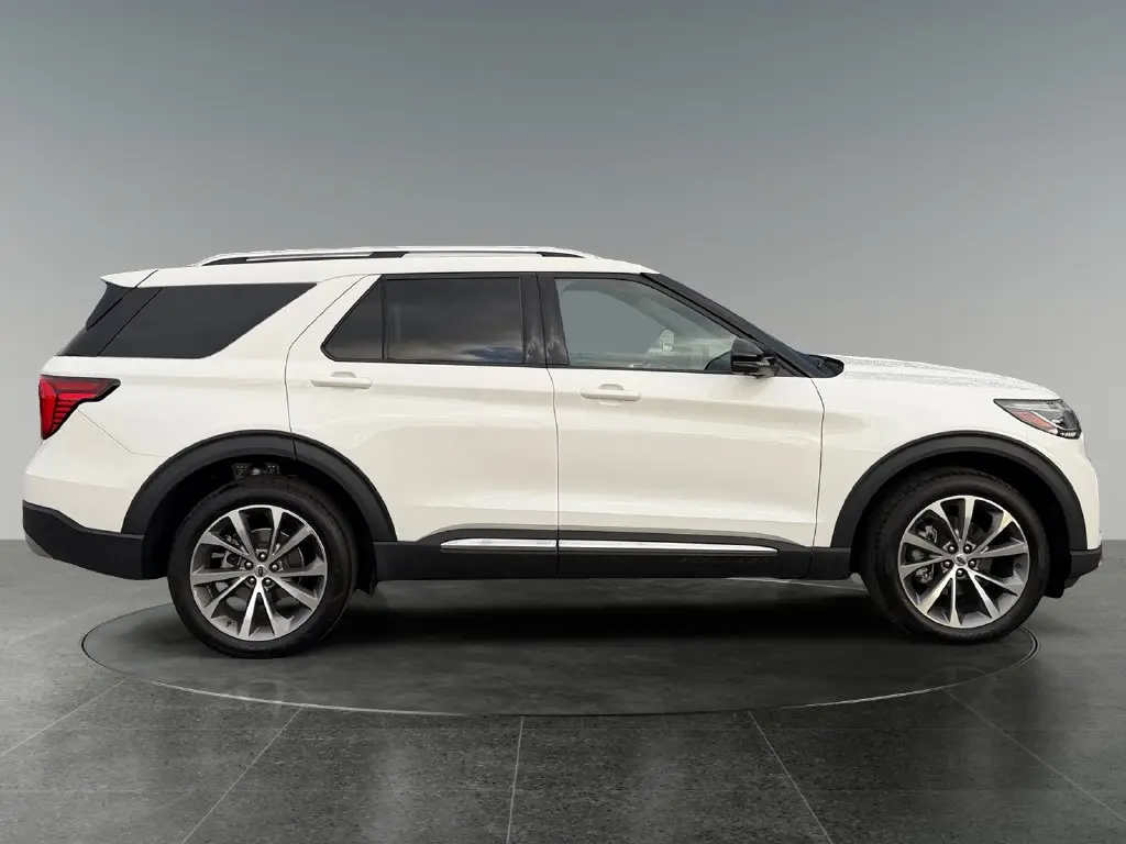 2025 Ford Explorer - $48,730