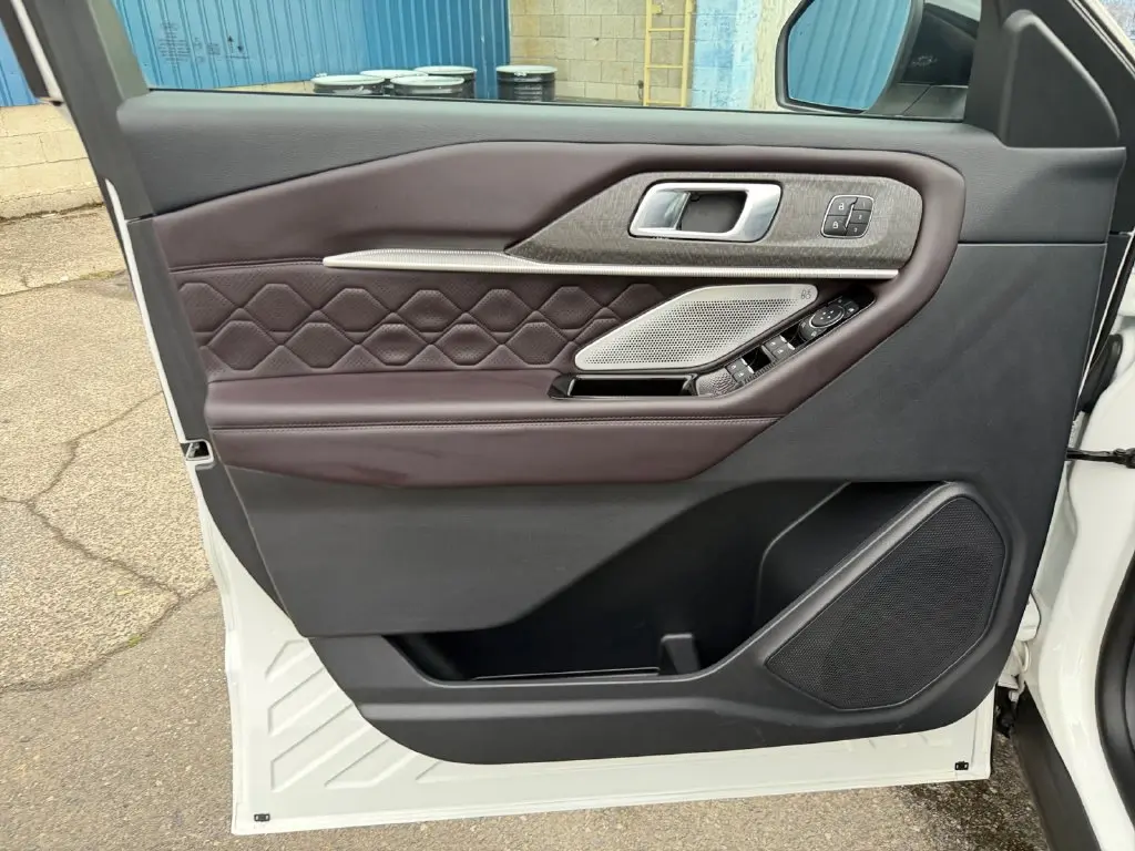 2025 Ford Explorer - $48,730