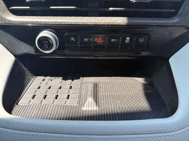2025 Ford Explorer - $50,322