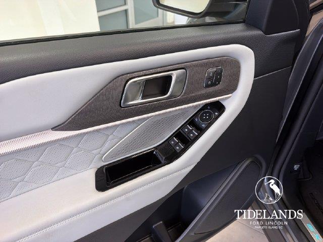 2025 Ford Explorer - $49,995