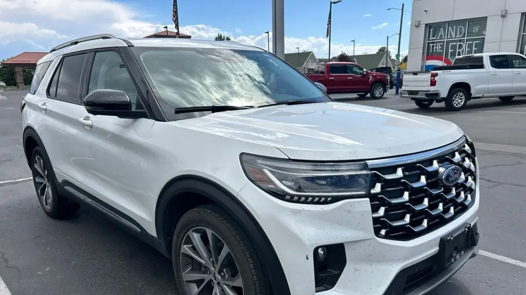 2025 Ford Explorer Platinum