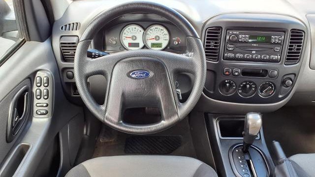 2005 Ford Escape XLS