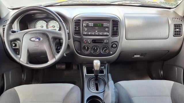 2005 Ford Escape XLS