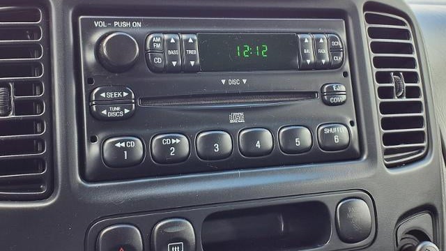 2005 Ford Escape XLS