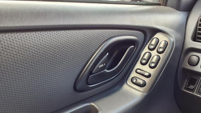 2005 Ford Escape XLS