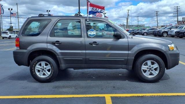 2005 Ford Escape XLS