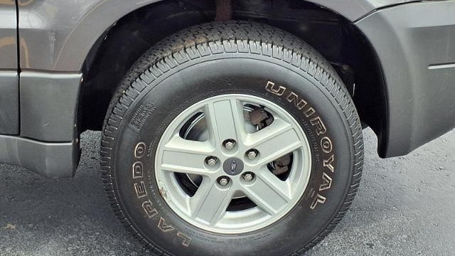 2005 Ford Escape XLS