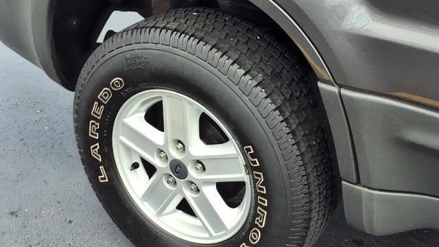 2005 Ford Escape XLS