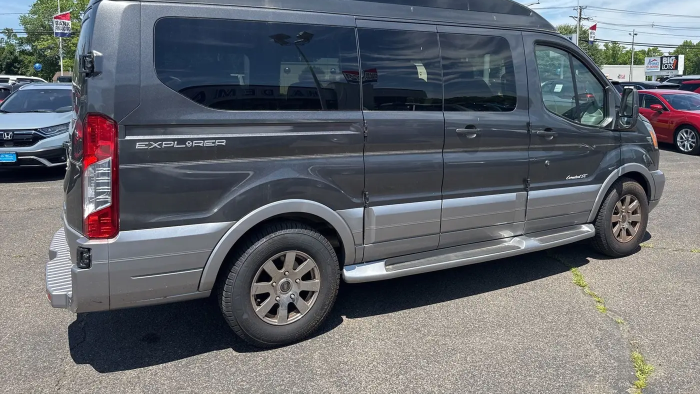 2017 Ford Transit 150 XL