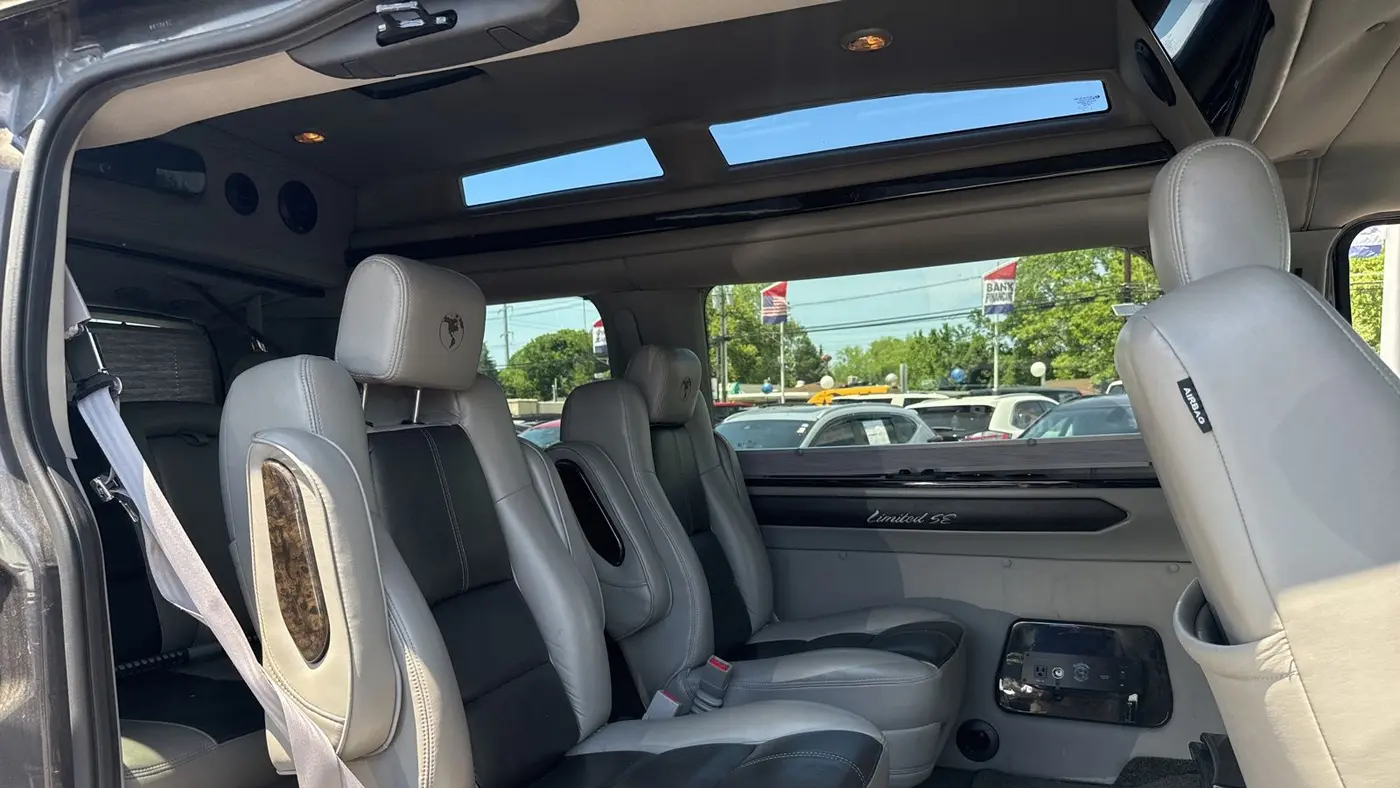2017 Ford Transit 150 XL