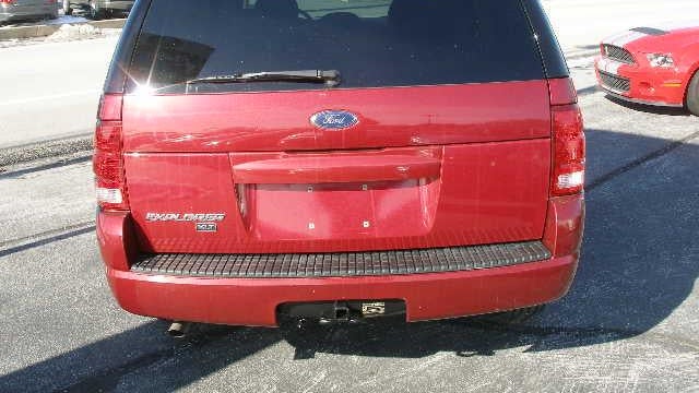 2004 Ford Explorer XLT