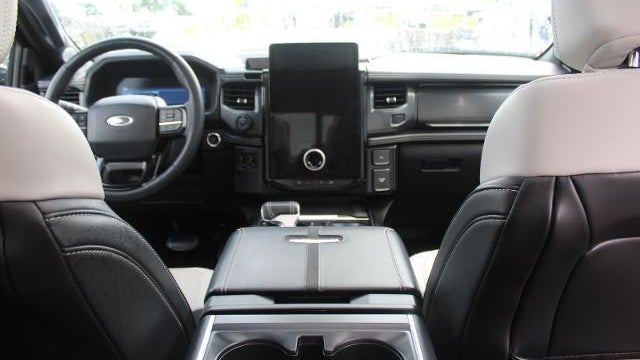 2023 Ford F-150 Lightning XLT