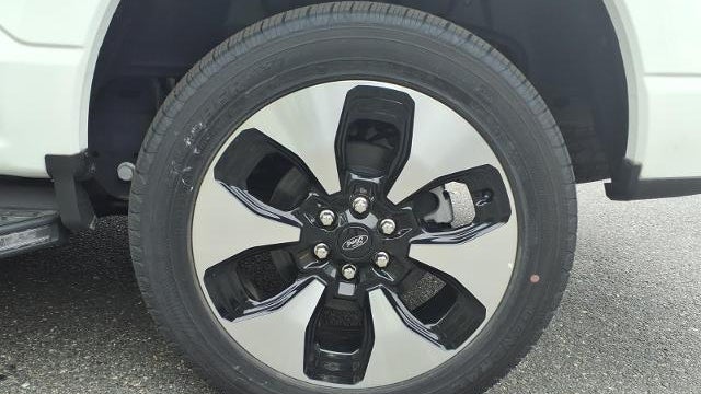 2023 Ford F-150 Lightning XLT