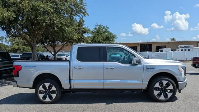 2023 Ford F-150 Lightning XLT